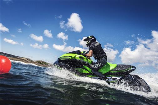 Mantenimiento de bomba e impulsor de moto de agua