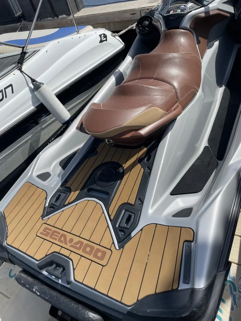 Sea-Doo GTX Limited 300 matrícula 7-AT-43/24 · fotografía de identificación 1