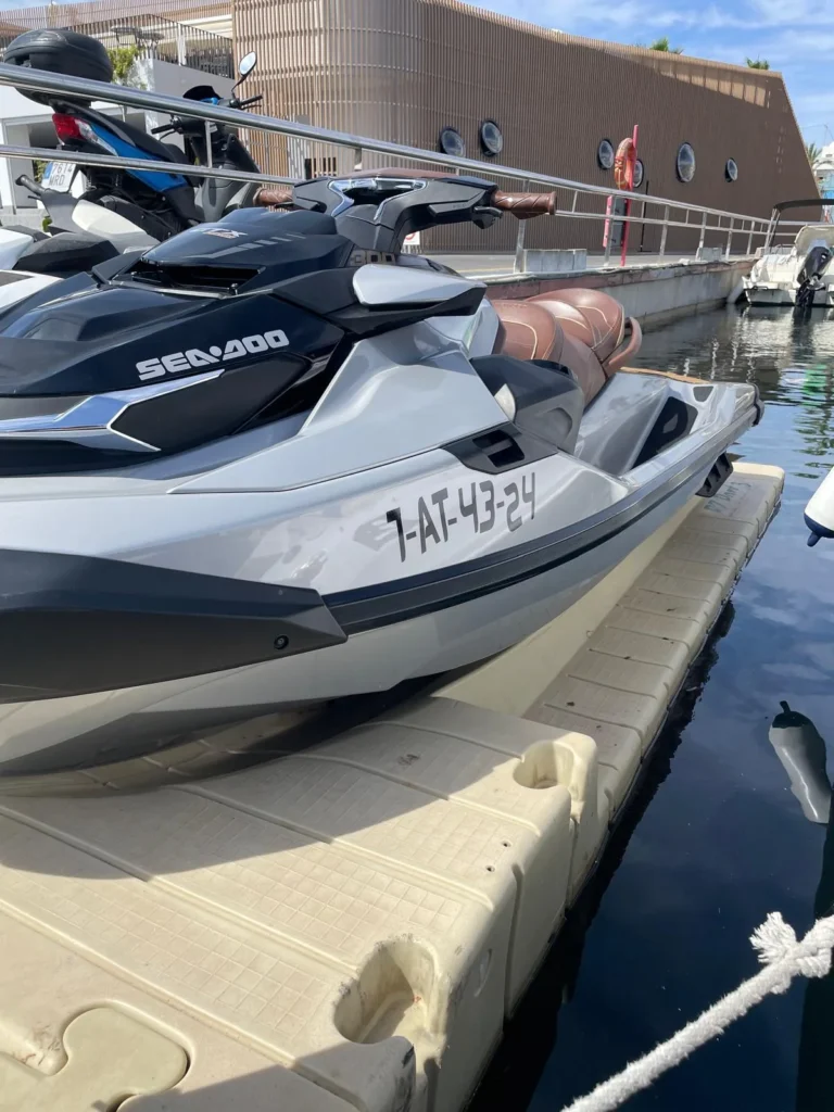 Sea-Doo GTX Limited 300 matrícula 7-AT-43/24 · fotografía de identificación 3